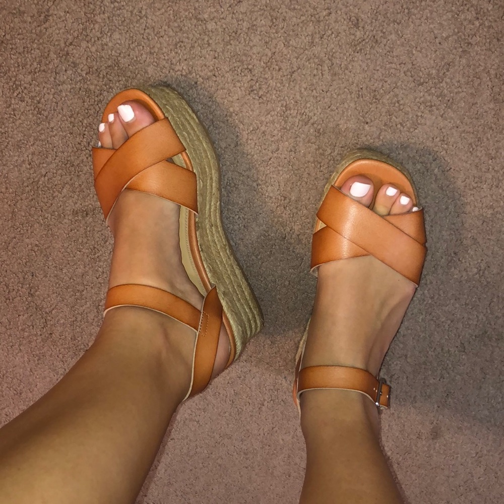 Express sandals